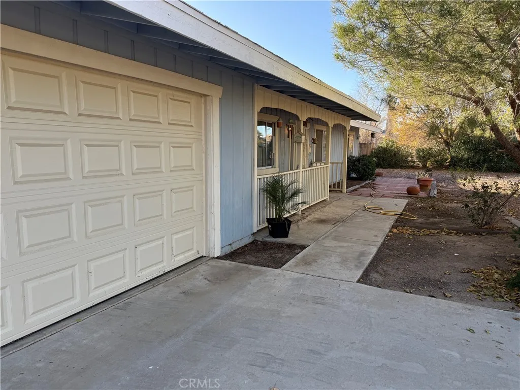 17747 Walnut, Hesperia, California 92345 home-pic-3